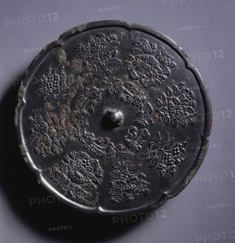 Lobed Mirror with Eight Blossoms, 700s. China, Tang dynasty (618-907). Bronze; diameter: 24.5 cm (9 5/8 in.); overall: 0.9 cm (3/8 in.); rim: 0.7 cm (1/4 in.).