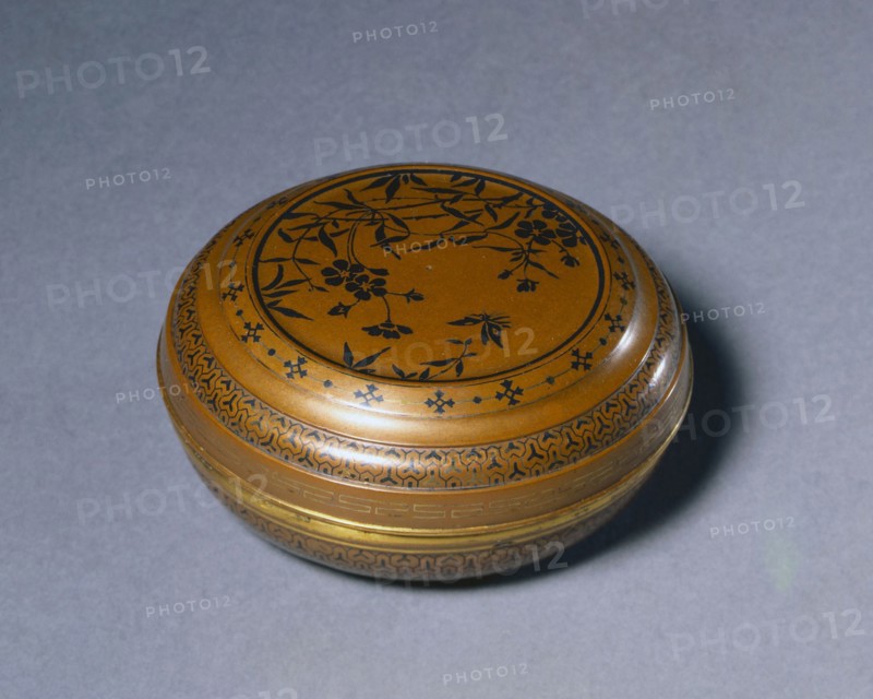 Circular Box, c. 1880. Paul Christofle (French, 1838-1907). Metal (brass?) with inlays of niello and gold; overall: 3.9 x 8.9 cm (1 9/16 x 3 1/2 in.).
