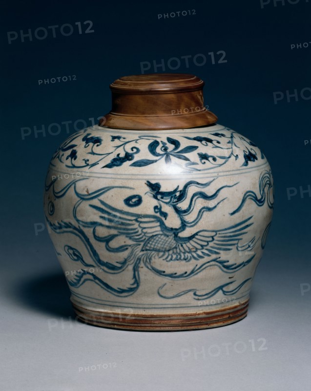 Covered Jar, 1500s-1600s. Vietnam, 16th-17th century. Stoneware with blue and white decoration; diameter: 21.8 cm (8 9/16 in.); with cover: 23 cm (9 1/16 in.).