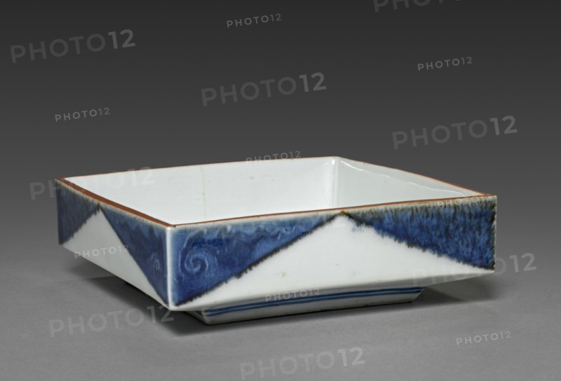 Square Dish with Rock and Tree Design: Arita Ware, 1700s. Japan, Edo period (1615-1868). Porcelain with underglaze blue and overglaze iron decoration; diameter: 11.8 cm (4 5/8 in.).