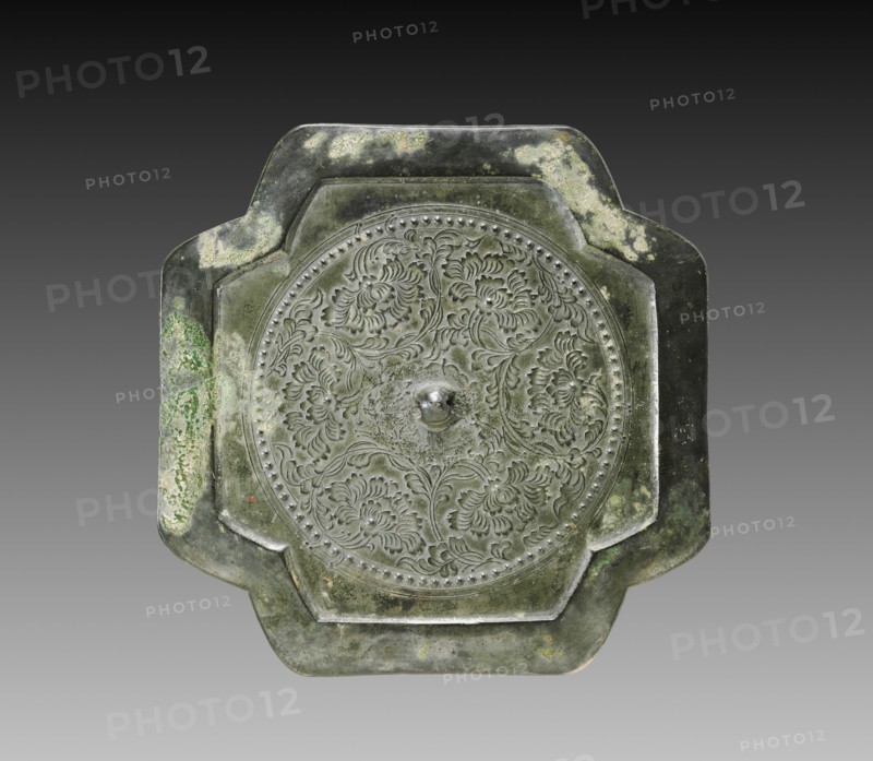 Cruciform Mirror with Six Blossoms, 960-1127. China, Northern Song dynasty (960-1127). Bronze; overall: 0.7 x 16.5 cm (1/4 x 6 1/2 in.); rim: 0.4 cm (3/16 in.).