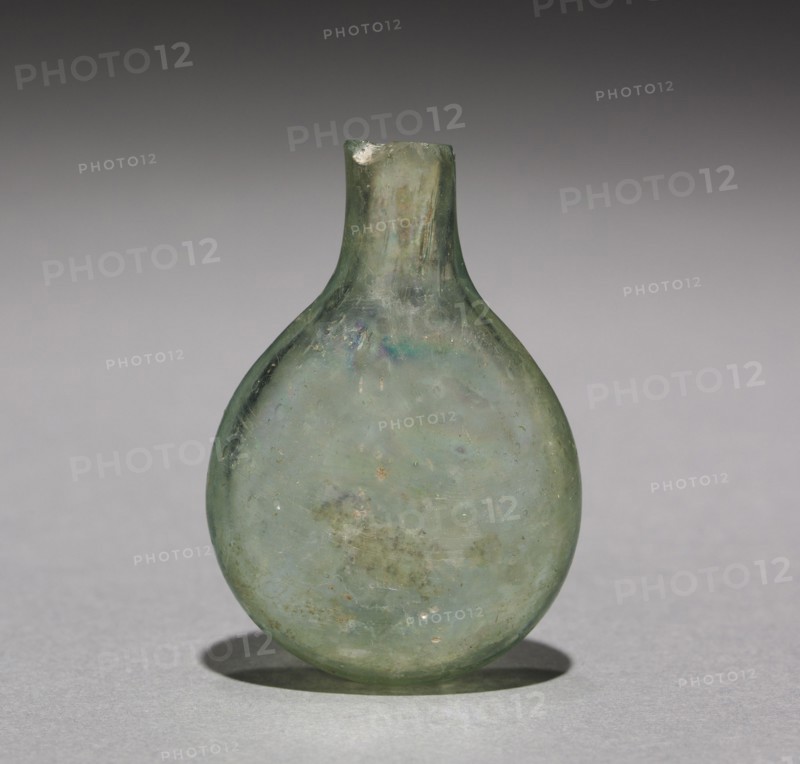 Pilgrim's Flask, 500-700. Byzantium, Syria-Palestine, 6th-7th century. Green glass; overall: 4.4 x 3.2 cm (1 3/4 x 1 1/4 in.)