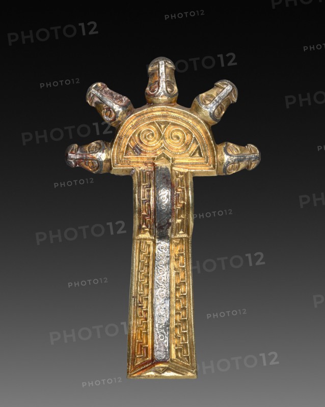 Fibulae, 500s-600s. Alemannic, Migration Period, 6th-7th century. Cast silver, parcel-gilt, with niello; overall: 10.5 x 6.5 x 1.7 cm (4 1/8 x 2 9/16 x 11/16 in.).