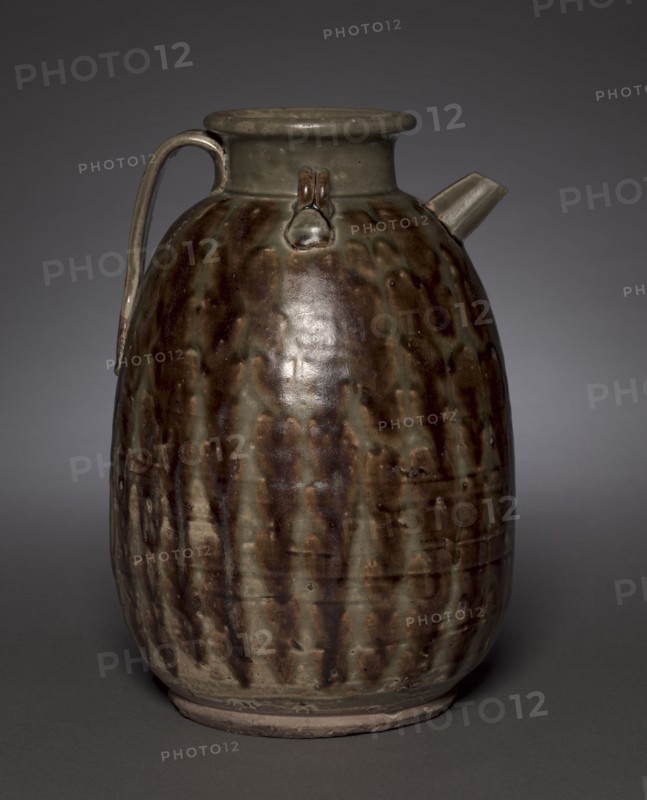 Ewer, 800s. China, Hunan province, Tang dynasty (618-907). Stoneware with olive-green glaze and ironbrown splashes, Changsha ware; overall: 29.2 x 19.8 cm (11 1/2 x 7 13/16 in.); diameter of rim: 10.3 cm (4 1/16 in.).