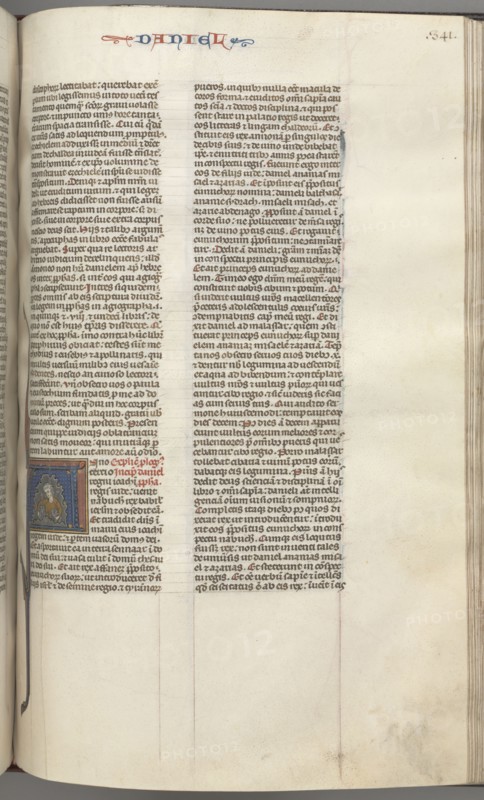 Fol. 341r, Daniel, historiated initial A, Daniel in the lions’ den, c. 1275-1300. Southern France, Toulouse(?), 13th century. Bound illuminated manuscript in Latin; brown morocco binding; ink, tempera and gold on vellum; 533 leaves