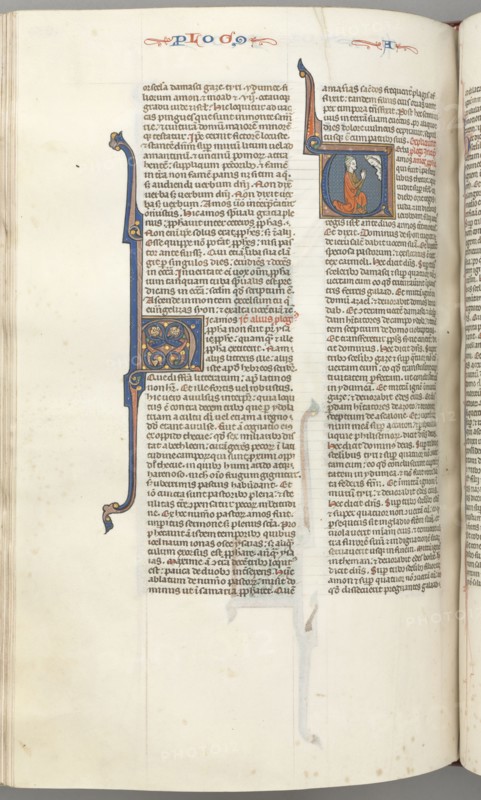 Fol. 354v, Amos, historiated initial V, Amos kneeling in prayer, bust of God above, c. 1275-1300. Southern France, Toulouse(?), 13th century. Bound illuminated manuscript in Latin; brown morocco binding; ink, tempera and gold on vellum; 533 leaves