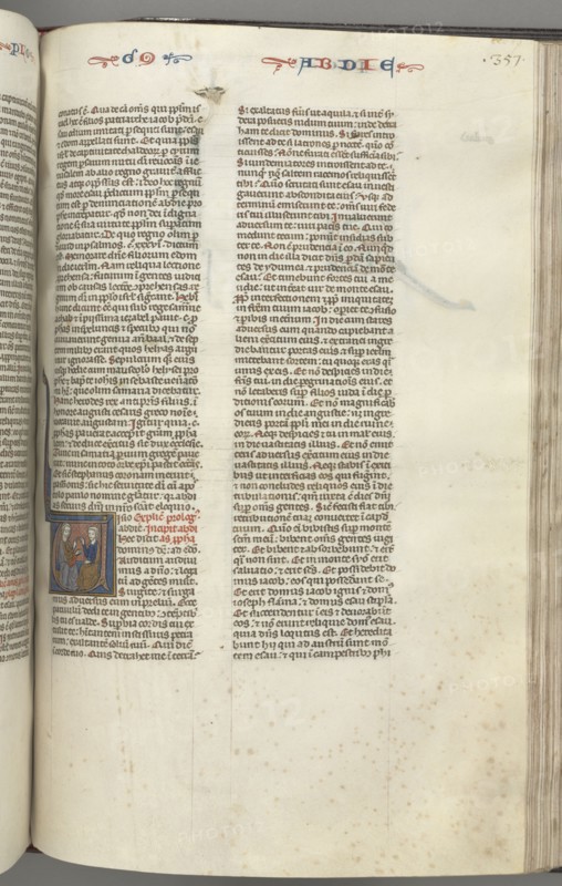 Fol. 357r, Obadiah, historiated initial V, Obadiah and a Jew in discussion, c. 1275-1300. Southern France, Toulouse(?), 13th century. Bound illuminated manuscript in Latin; brown morocco binding; ink, tempera and gold on vellum; 533 leaves