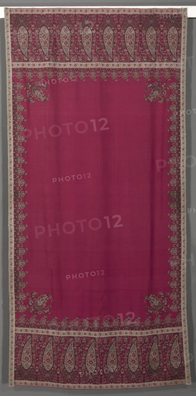 Long Shawl, c. 1825. Europe (England, Scotland or France), 19th century. 2/2 twill (S) weave ground with supplementary weft pattern in 3/1 (S) weave twill; silk; attached vertical border; overall: 261.6 x 127 cm (103 x 50 in.)