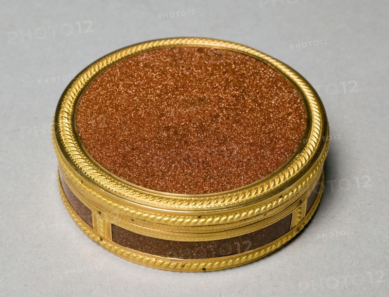 Powder Box (Bonbonnière), c. 1780-89. France, Paris, late 18th century. Averturine, gold, interior lined with tortoiseshell; overall: 1.9 x 6.1 cm (3/4 x 2 3/8 in.).