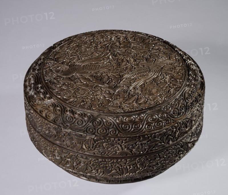 Round Box with Decoration of Two Pheasants and Peonies, late 1200s. China, late Southern Song (1127-1279) - early Yuan dynasty (1271-1368). Carved lacquer; overall: 21 x 40.6 cm (8 1/4 x 16 in.); lid: 8.5 x 40.6 cm (3 3/8 x 16 in.); bottom: 12.5 x 40.6 cm (4 15/16 x 16 in.).