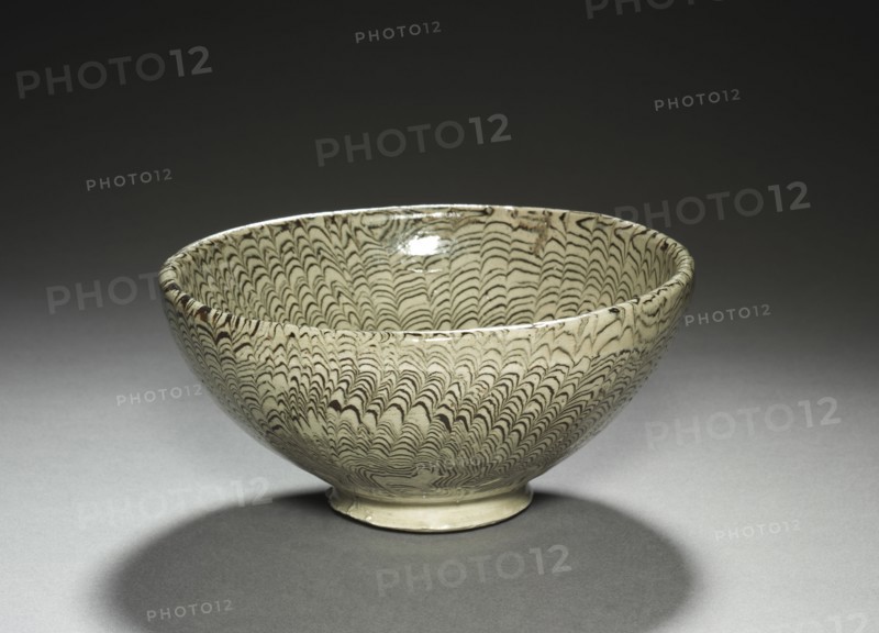 Marbled Bowl, 1100s. China, possibly Henan province, Xinwu, Dangyangyu, Northern Song dynasty (960-1127). Glazed stoneware; diameter: 7 x 13.3 cm (2 3/4 x 5 1/4 in.).