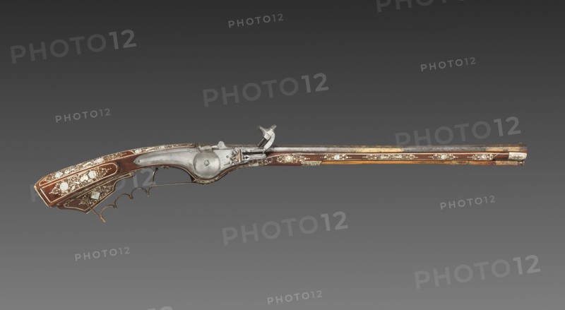Wheel-lock Petronel, c. 1630. Georg Kurland (Polish). Steel, gilding, and wood inlaid with elk horn, ivory, and mother-of-pearl; overall: 13 x 73 x 6 cm (5 1/8 x 28 3/4 x 2 3/8 in.)