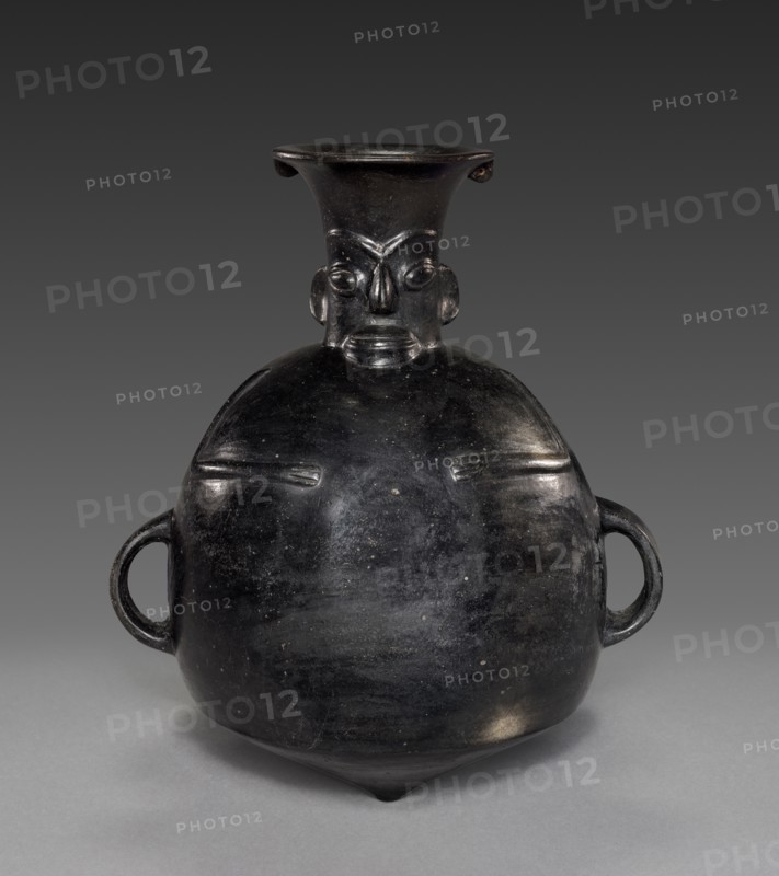 Hunchback Vessel (Aryballos), 1470-1521. Central Andes (Peru), Chimú-Inka style, Late Horizon period. Ceramic; overall: 18.5 x 15.5 x 12.5 cm (7 5/16 x 6 1/8 x 4 15/16 in.).