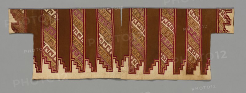 Sleeved Tunic, 1460s-1532. Central Andes, central coast, Chancay people. Cotton, camelid fiber; length back of neck to hem: 40.6 cm (16 in.); width across shoulders: 128.9 cm (50 3/4 in.)