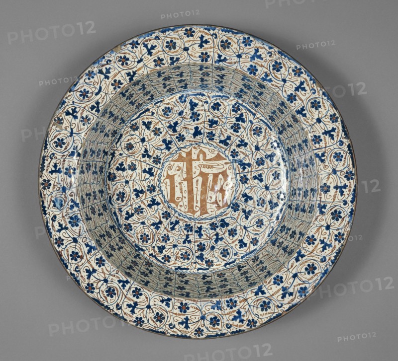 Hispano-Moresque Deep Dish; Valencia region, Manises, Spain; mid-15th century; Tin-glazed earthenware with copper luster