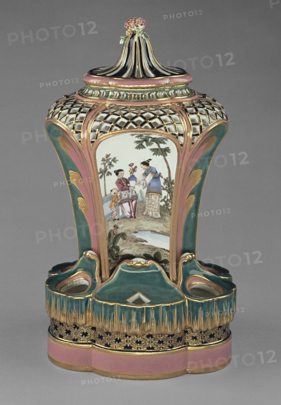 Vase, pot-pourri fontaine ou à dauphin, Painted decoration attributed to Charles-Nicolas Dodin, French, 1734 - 1803, Sèvres