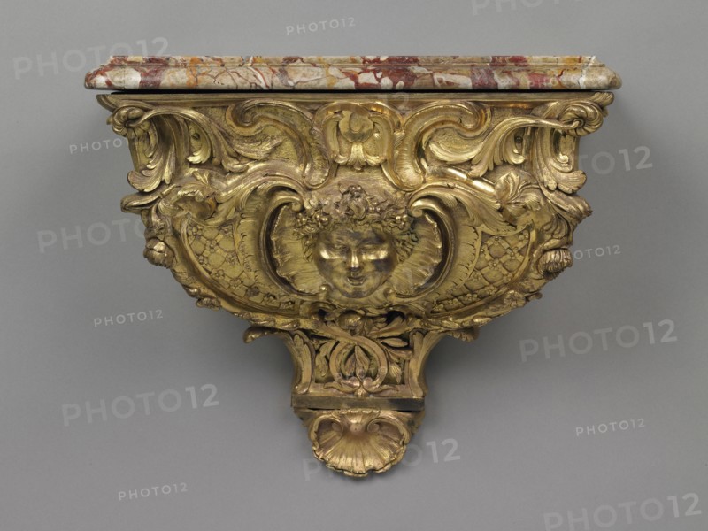 Bracket; France; about 1720 - 1725; Gilt bronze, with a core of oak; 38 cm, 14 15,16 in
