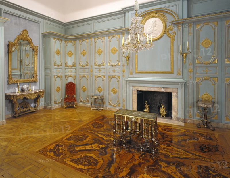 Paneling; Attributed to Jules Degoullons, French, 1671 - 1738, Paris, France; about 1719; Oak, carved, painted and gilded; 305