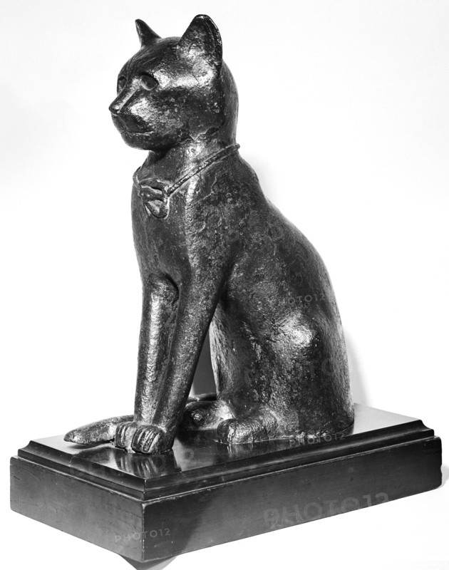 Imitation of a Statue of Bast in the form of a cat; Europe, ?, 19th century; Bronze; 32.3 cm, 12 11,16 in