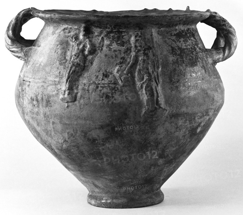 Lead-Glazed Bowl with Relief Decoration; Roman Empire; 1st - 2nd century; Terracotta; 26.8 × 24.4 cm, 10 9,16 × 9 5,8 in