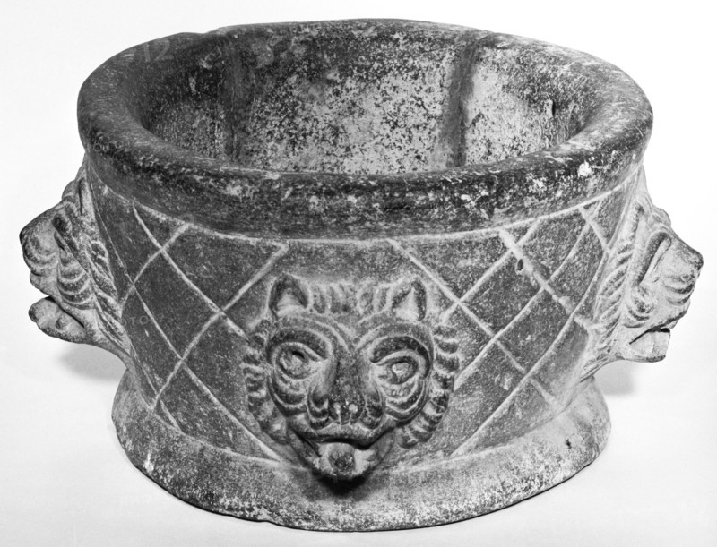 Bowl; Syria; late 2nd century; Hauran basalt; 17.3 × 29.5 cm, 6 13,16 × 11 5,8 in