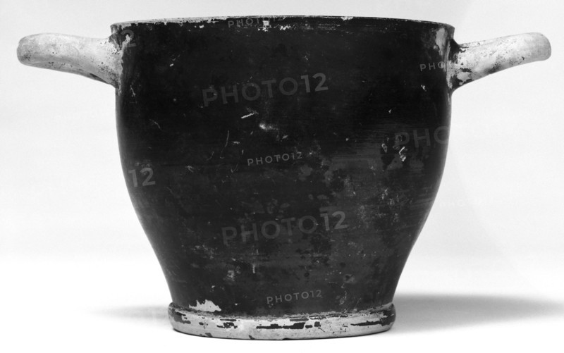 Campanian Black Glazed Skyphos; Campania, South Italy; 323 - 31 B.C; Terracotta, with red paint on the underfoot, black glaze