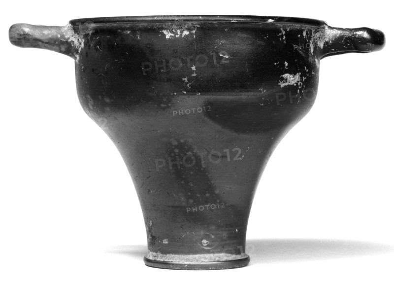 Campanian Black Glazed Skyphos; Campania, South Italy; 323 - 31 B.C; Terracotta; 12 × 18.2 × 12.3 cm