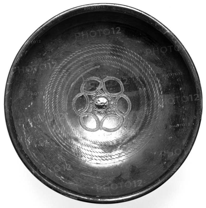 Campanian Black Bowl; Campania, South Italy, Europe; 323 - 31 B.C; Terracotta; 7.3 x 17.7 cm, 2 7,8 x 6 15,16 in