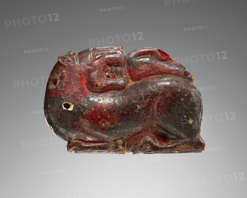 Pendant: Lion with Bird; Italy; 600 - 550 B.C; Amber; 42 × 60 × 15 mm, 1 5,8 × 2 3,8 × 9,16 in