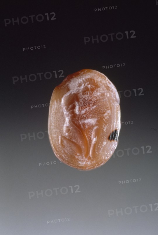 Engraved Scarab; Sphinx and Youth Group II; Greece; late 6th century B.C; Carnelian; 1 x 1.6 x 1.1 cm, 3,8 x 5,8 x 7,16 in
