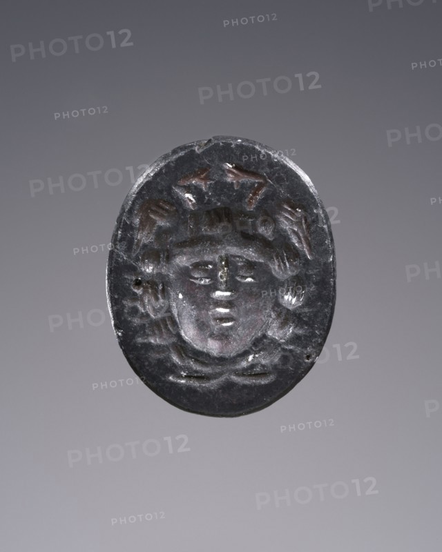 Engraved Gem; 2nd - 3rd century; Hematite; 1.8 cm, 11,16 in