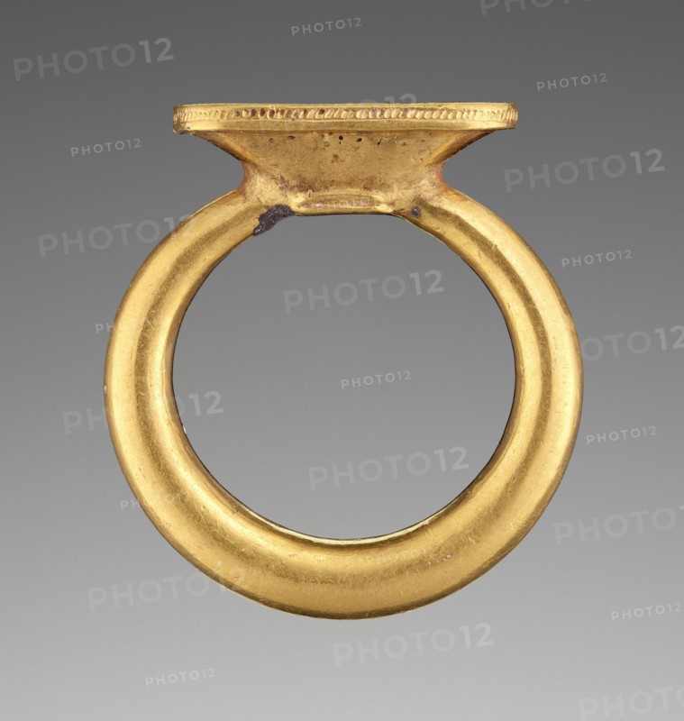 Siren, Sphinx, and Hippocamp; Etruria; 550 - 500 B.C; Gold; 1.9 × 0.9 cm, 3,4 × 3,8 in