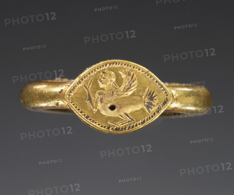 Siren; Greece; about 500 B.C; Gold; 1.4 × 1 cm, 9,16 × 3,8 in