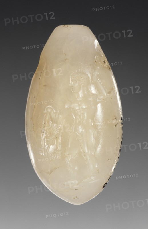 Pendant; late 5th - 4th century B.C; White chalcedony; 3 × 1.6 × 1.2 cm, 1 3,16 × 5,8 × 1,2 in