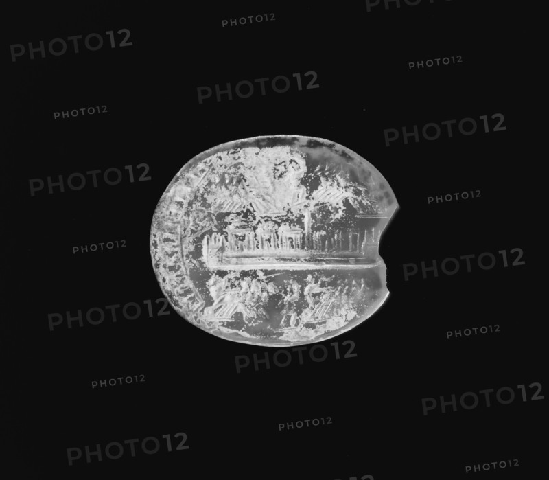 Engraved Gem; Roman Empire; 1st century A.D; Carnelian; 1.6 × 1.4 × 0.2 cm, 5,8 × 9,16 × 1,16 in