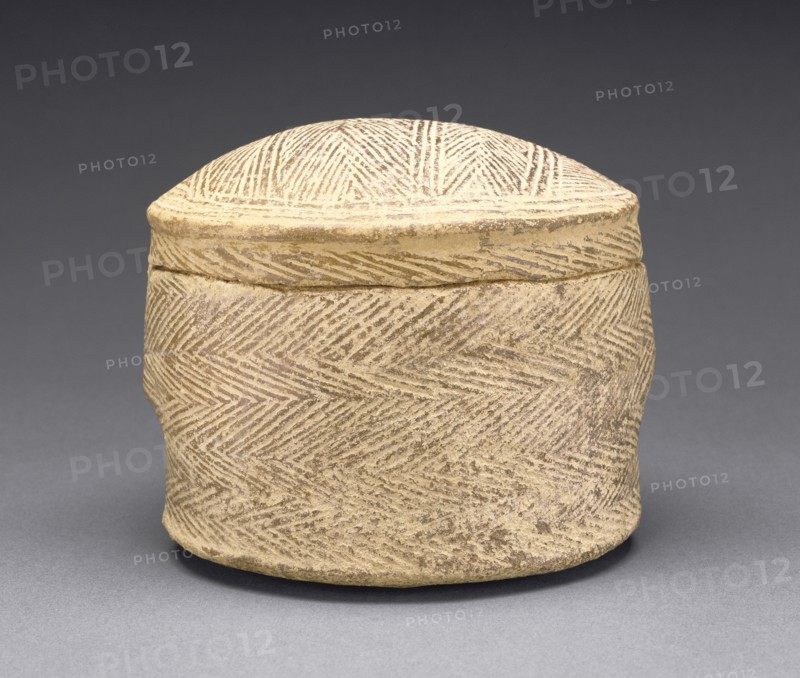 Lidded Container with a Herringbone Pattern; Cyclades, Greece; 3000–2800 B.C; Terracotta; 16.4 × 14 cm, 6 7,16 × 5 1,2 in