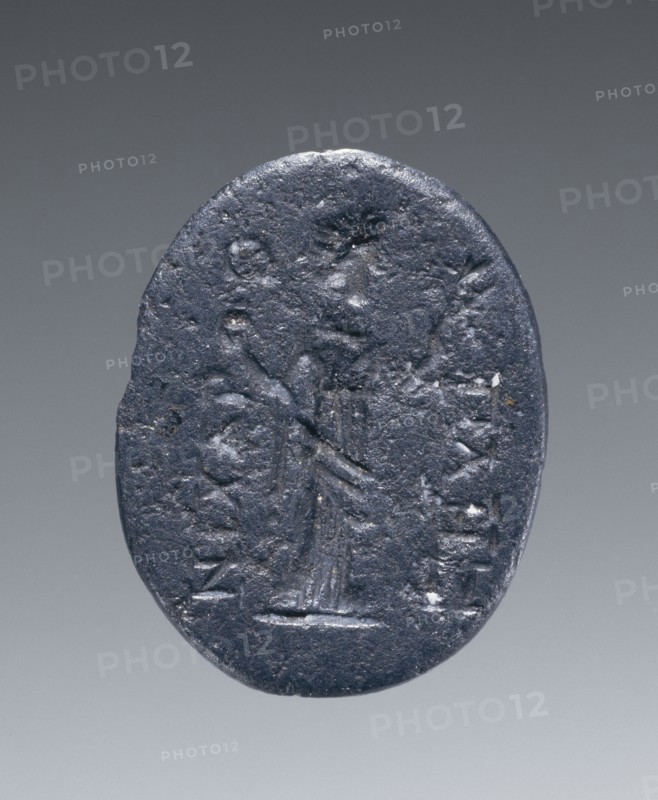 Engraved Gem; Italy; 2nd century; Haemetite; 1.5 x 1.2 cm, 9,16 x 7,16 in