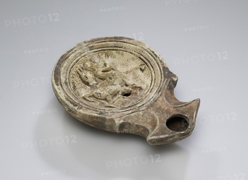 Lamp, Anatolia; 1st - 4th century; Terracotta; 2.5 x 7 x 10 cm, 1 x 2 3,4 x 3 15,16 in