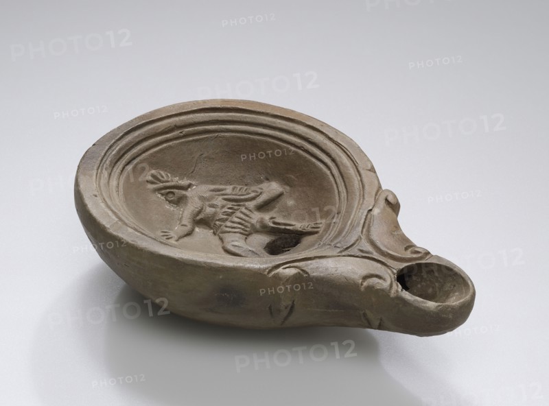 Lamp, Anatolia; 1st - 4th century; Terracotta; 2.5 x 6.1 x 9.2 cm, 1 x 2 3,8 x 3 5,8 in