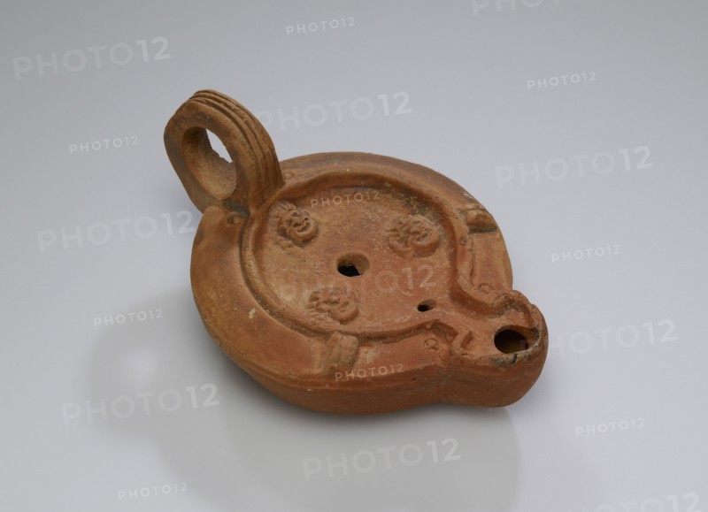 Lamp, Asia Minor; 1st - 4th century; Terracotta; 3 x 7.3 x 10 cm, 1 3,16 x 2 7,8 x 3 15,16 in