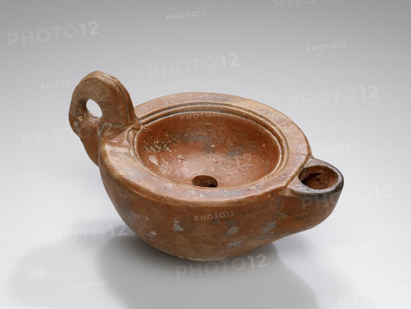 Lamp, South Anatolia, Anatolia; 1st - 4th century; Terracotta; 3.5 x 6.5 x 9 cm, 1 3,8 x 2 9,16 x 3 9,16 in