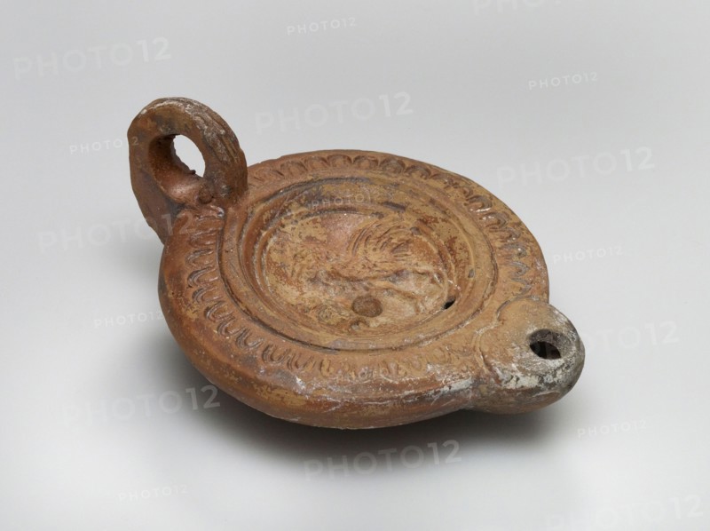 Lamp, Anatolia; 1st - 4th century; Terracotta; 2.6 x 7.2 x 9.5 cm, 1 x 2 13,16 x 3 3,4 in