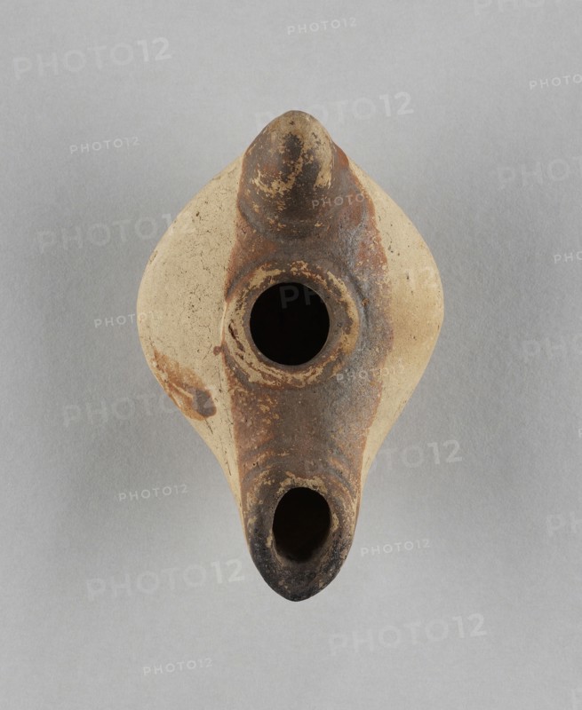Lamp, Asia Minor; 1st - 4th century; Terracotta; 3 x 5.2 x 8 cm, 1 3,16 x 2 1,16 x 3 1,8 in