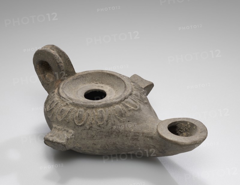 Lamp, Anatolia; 1st century; Terracotta; 3.6 × 8.1 × 12.2 cm, 1 7,16 × 3 3,16 × 4 13,16 in