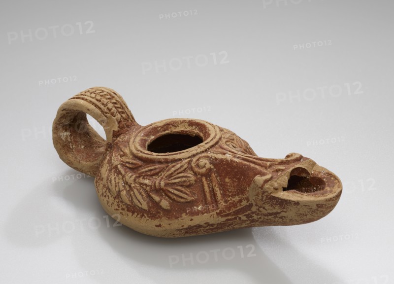 Lamp, Anatolia; 1st century B.C. - 1st century A.D; Terracotta; 2.7 × 5.3 × 10.2 cm, 1 1,16 × 2 1,16 × 4 in