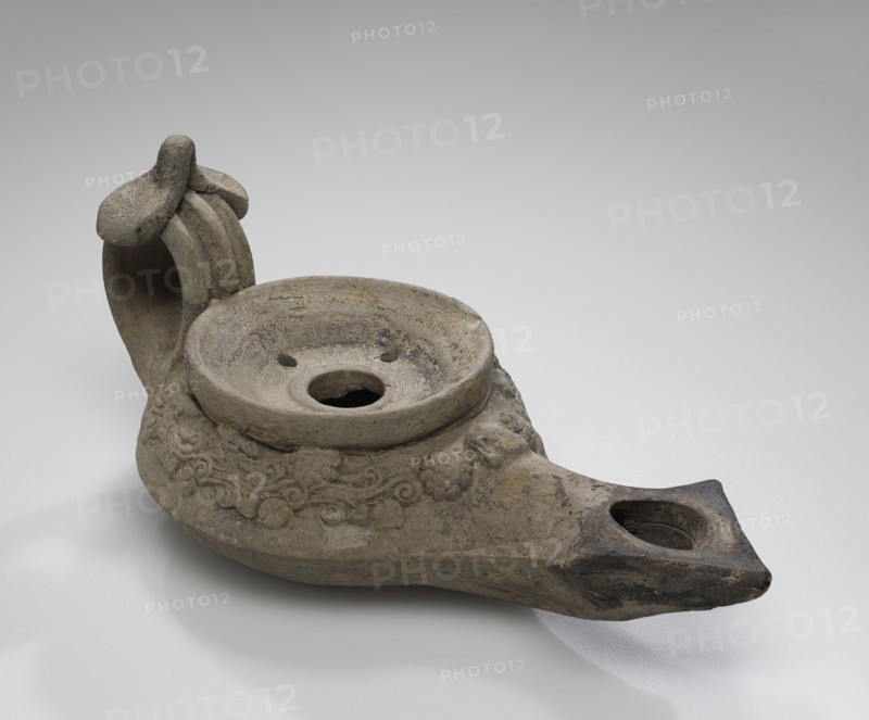 Lamp, South Anatolia, Anatolia; 1st century B.C. - 4th century A.D; Terracotta; 4.5 x 7.8 x 16.5 cm, 1 3,4 x 3 1,16 x 6 1,2 in