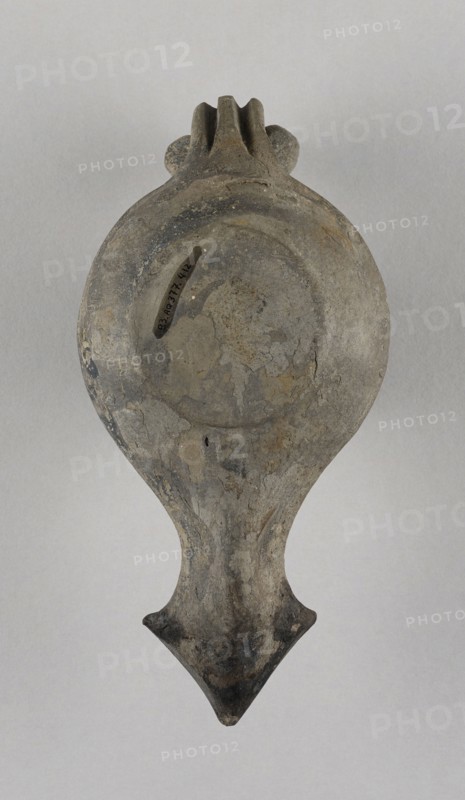Lamp, South Anatolia, Anatolia; 1st century B.C. - 4th century A.D; Terracotta; 4.5 x 7.8 x 16.5 cm, 1 3,4 x 3 1,16 x 6 1,2 in