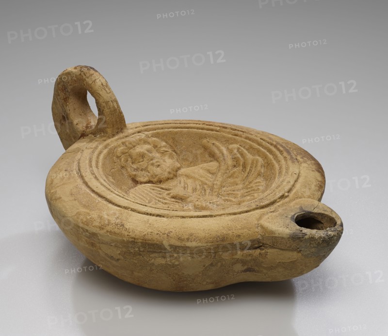 Lamp, Anatolia; 1st century B.C. - 4th century A.D; Terracotta; 3.4 x 9.5 x 13 cm, 1 5,16 x 3 3,4 x 5 1,8 in