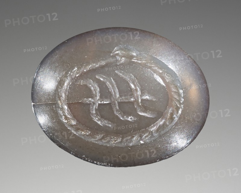 Engraved Gem, Roman Empire; 2nd - 4th century; 1.2 x 0.9 cm, 1,2 x 3,8 in
