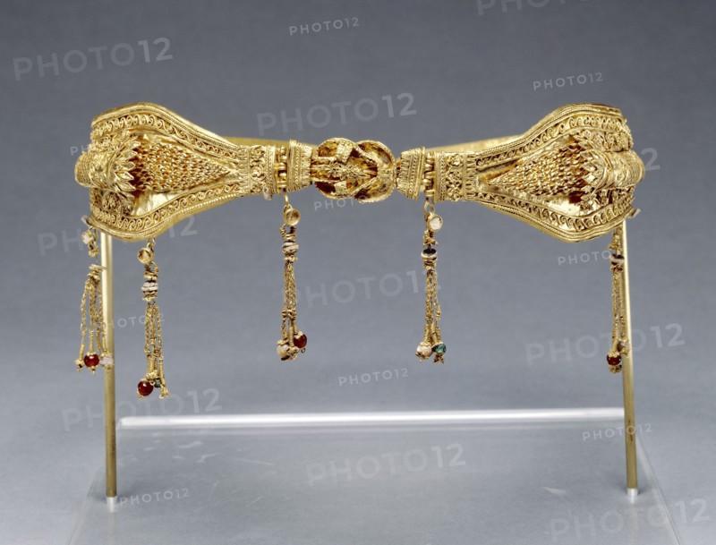 Diadem; Egypt; 220 - 100 B.C; Gold, glass paste, bone or pearl, garnet, carnelian and moonstone; 9 × 17.5 cm, 113.9 g